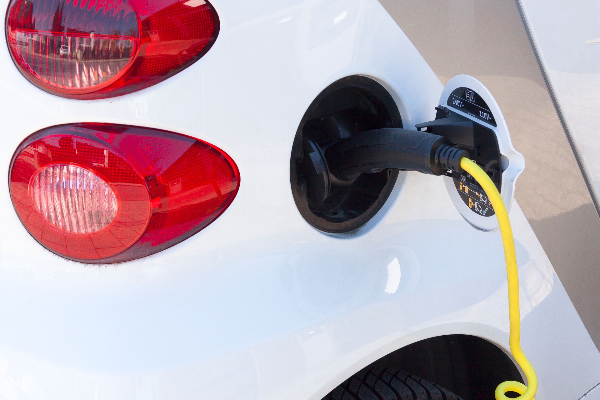 Encouraging New Choices Through Incentives for Electric Vehicles Apex