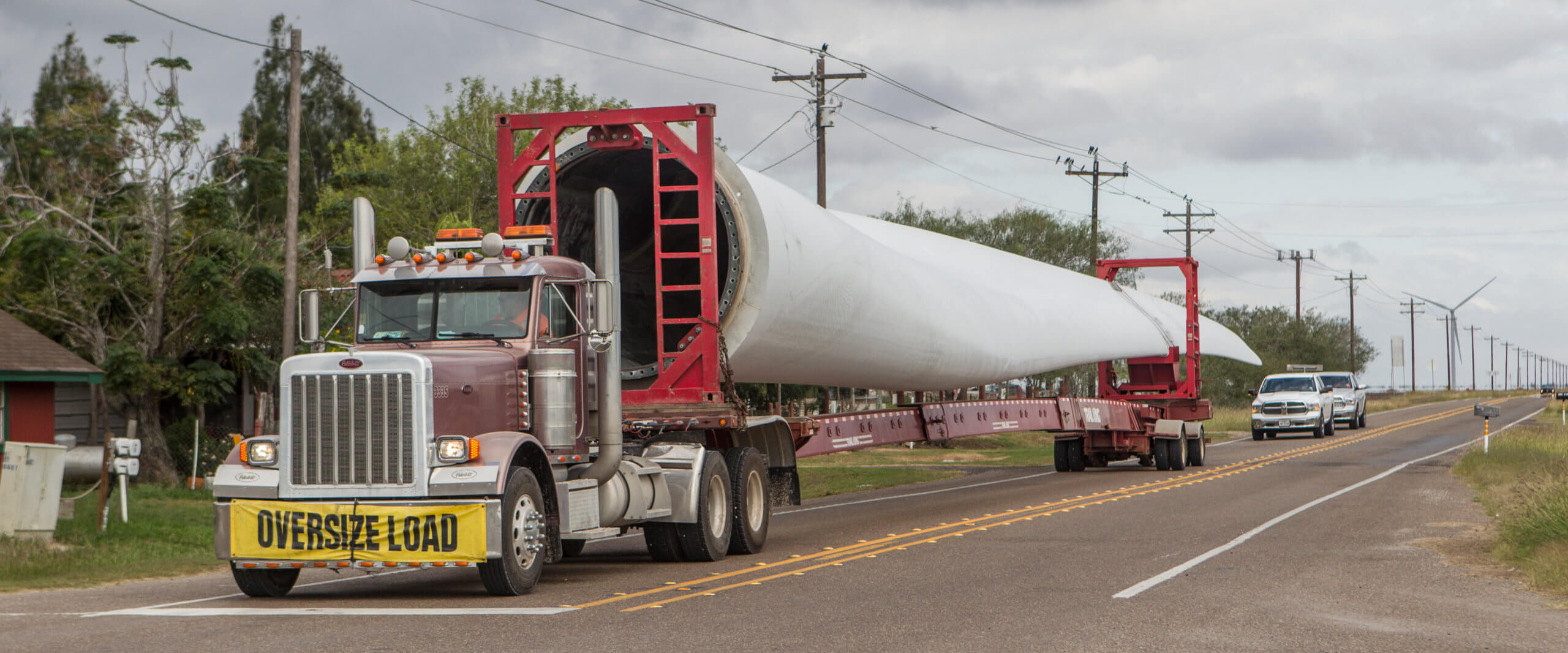 A turbine blade travels down a road in Texas.